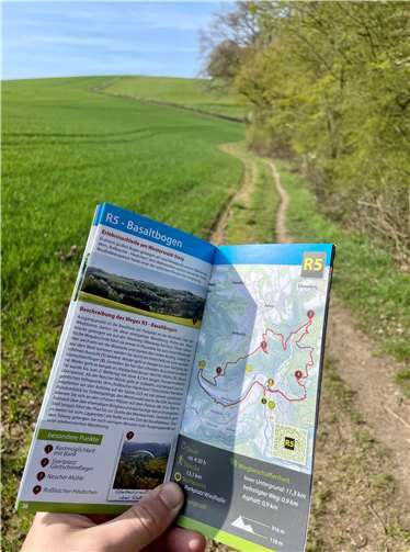 Das Wanderheft wurde bereits am ersten Maiwochenende an alle Roßbacher Haushalte verteilt.