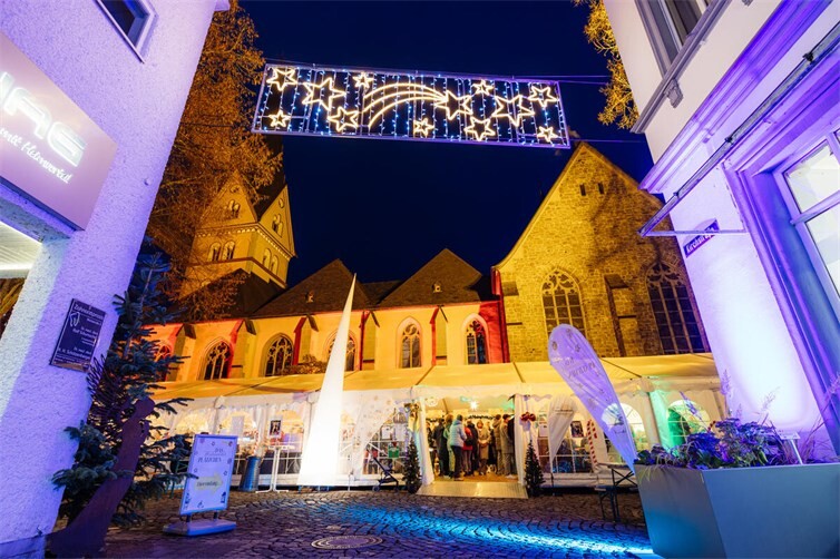 Das Weihnachtsplätzchen 2025 auf dem Kirchplatz in  Bad Honnef