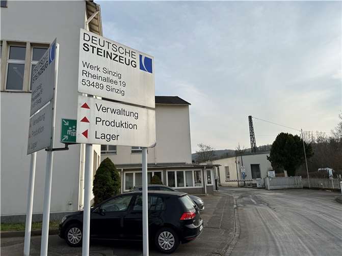Deutsche Steinzeug insolvent: Sanierung soll 1000 Arbeitsplätze erhalten Das Werk der Deutsche Steinzeug in Sinzig. Foto: ROB
