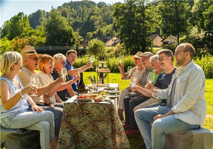 Das Wiedufer an der Ölmühle wird Schauplatz eines Sommerabends, der einem Leinwand-Epos entsprungen scheint.  Foto: Jan Fischer