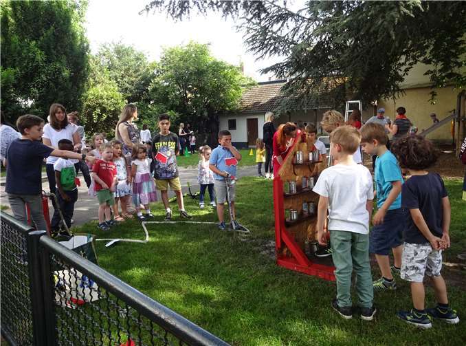 Das „Ziel- Löschen“ lockte son einige große und kleine Besucher an.Foto: privat