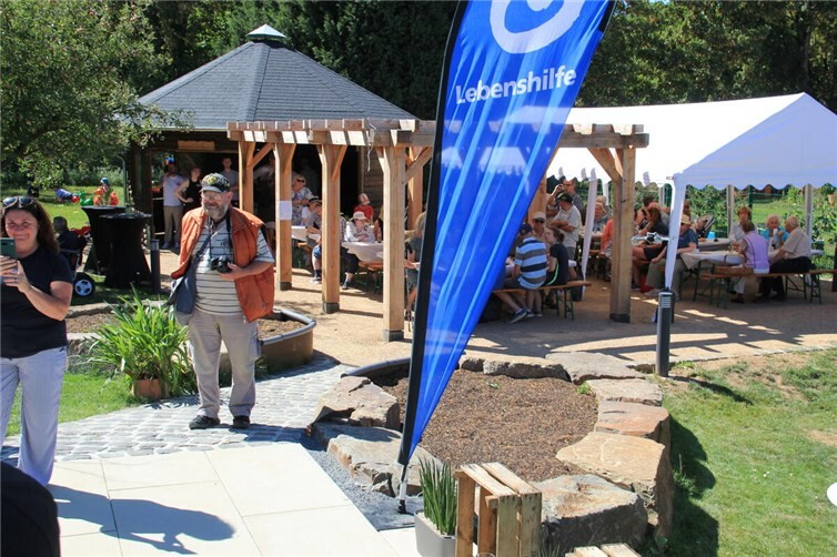 Das Zusammensein stand beim Sommerfest der Lebenshilfe im Vordergrund. Foto: GS