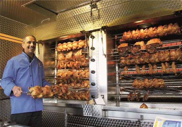 Das absolute Lieblingsprodukt an den rund 1000 Standplätzen ist deutschlandweit das original GaumenSchmaus Frischgrill-Hähnchen.WAMFO.DE