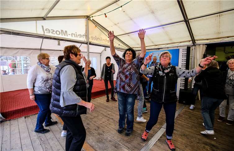 Das abwechslungsreiche Repertoiredes Tastenzauberers Albrecht ließ die Tanzbeine schwingen.