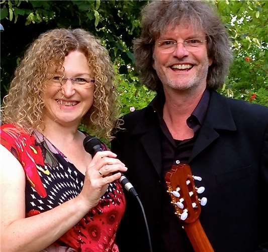 Das acoustic-duo LUSTGARDEN gastiert in Niederzissen. KHV