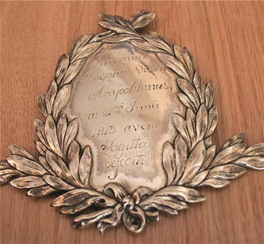 Das älteste erhaltene Königsschild erinnert an den Aloisiuskönig Tilmanus Josephus Velten im Jahre 1813.