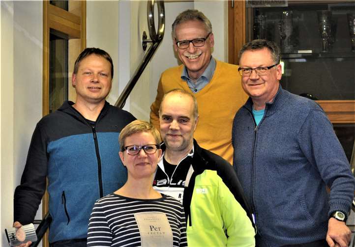 Das aktuelle Leitungsteam des ADFCs Rheinbach, v. l.: Ralf Nörthemann, Jörg Adolph, Dr. Georg Wilmers und Dietmar Pertz. Vorne: Satu Ulvi, Zweite Vorsitzende des ADFC-Kreisverbandes Bonn/Rhein-Sieg.Foto: privat