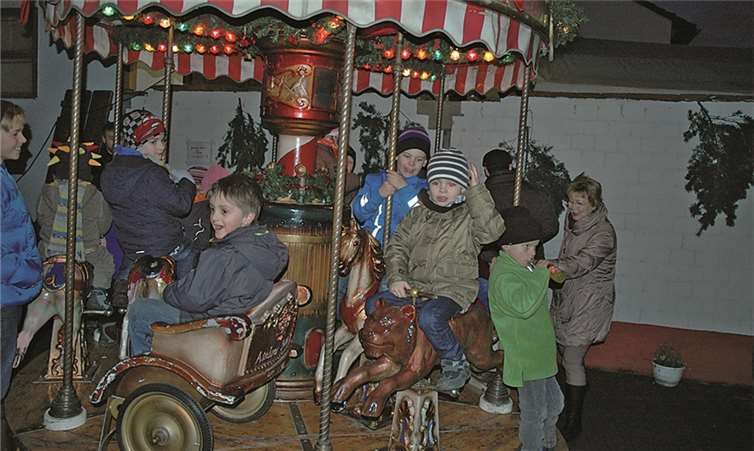 Das allergrößte Vergnügen hatten wohl die vielen Kinder, die unbegrenzt Karussell fahren konnten.RFW