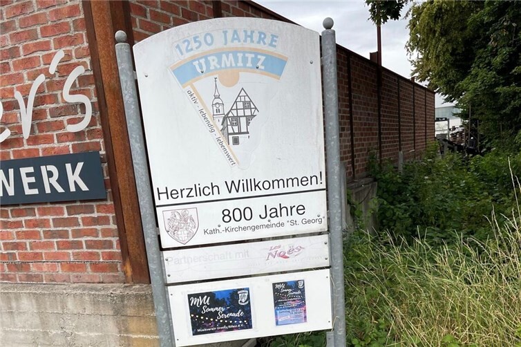 Das alte Begrüßungsschild soll ersetzt werden. Foto: Norbert Bahl