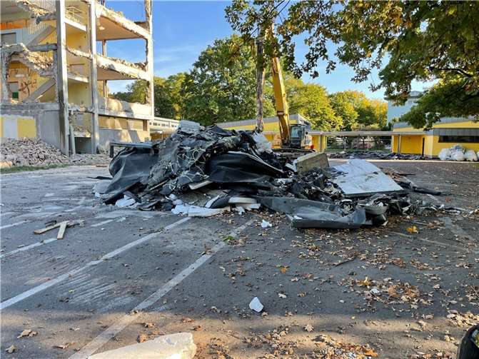 Das alte Schulgebäude wurde 1955 errichtet.