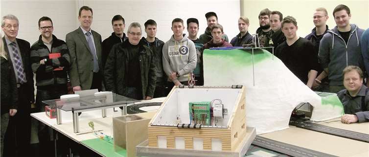 Das ambitionierte Projekt der David-Roentgen-Schule hat sich einen Platz auf der renommierten Hannover-Messe sichern können.privat