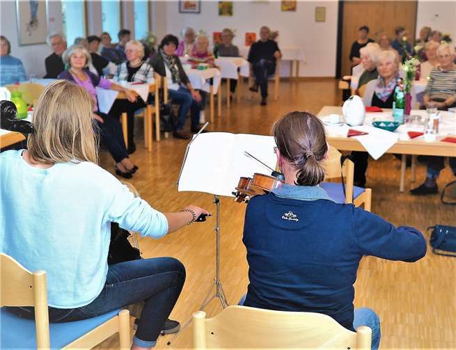 Das angekündigte musikalische Programm hatte sich zu einem respektablen Konzert erweitert.privat