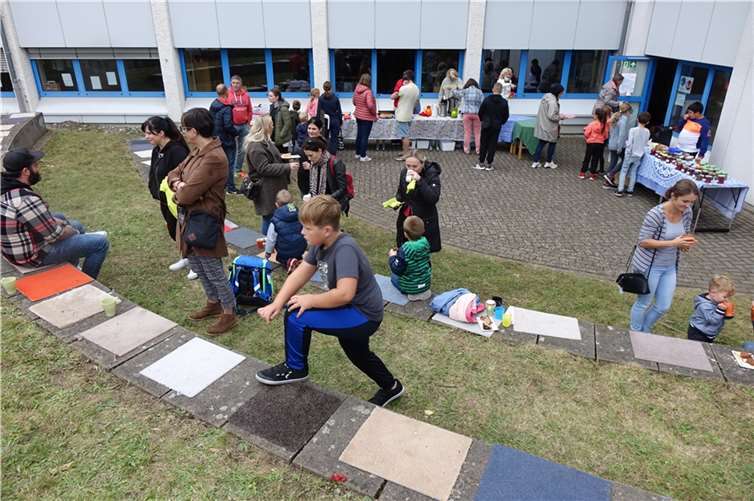 Das ausgelassene Gartenfest war ein voller Erfolg für Groß und Klein.Fotos: Petra Maluschek und Jürgen Grab