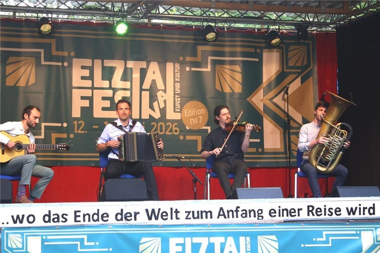 Das bajuwarische Quartett „Maxjoseph“ begeisterte mit neuer Volksmusik aus eigener Feder.