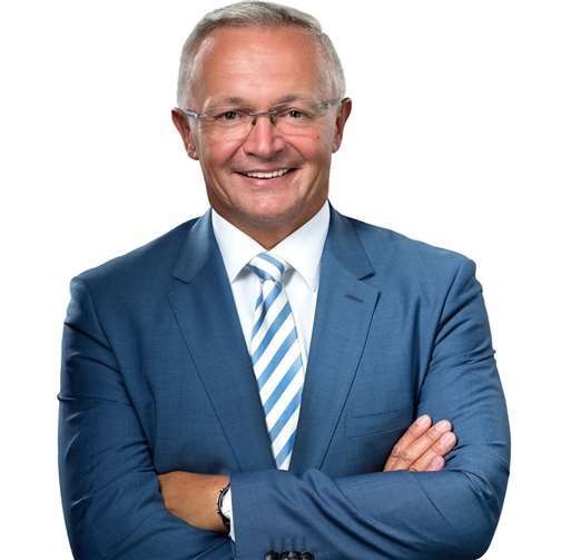 Das beigefügte Foto zeigt den neuen Verbandsvorsteher des SPNV-Nord, Landrat Achim Hallerbach.Foto: SPNV-Nord