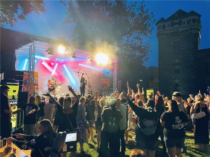 Das bekannteste Projekt des Vereins ist das Charity-Festival „Andernach rockt“.  Foto: privat