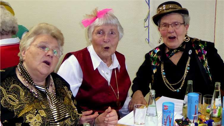 Das bunte Programm lud zum Mitsingen und Schunkeln ein.privat