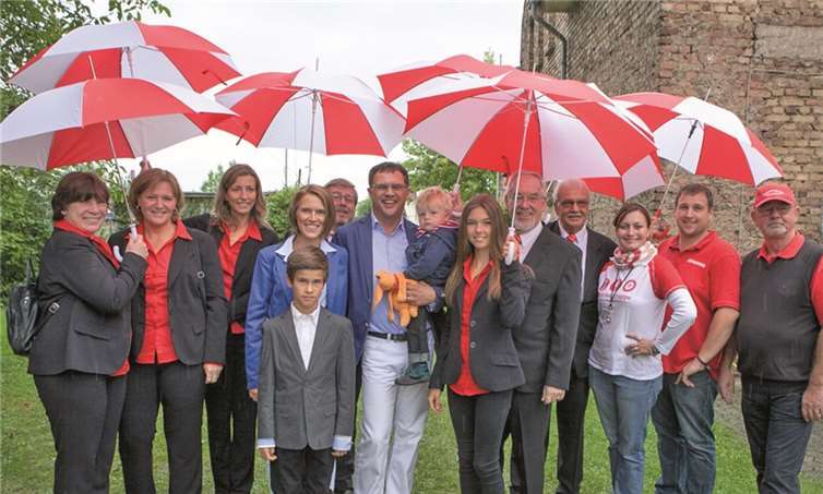 Das designierte Rheinbacher Prinzenpaar Dieter III. und Andrea II. (Schmidt) stellte sich zusammen mit seinen Adjutanten beim Sommerfest der GroRheiKa Narrenzunft Prinzengarde offiziell vor. JOST