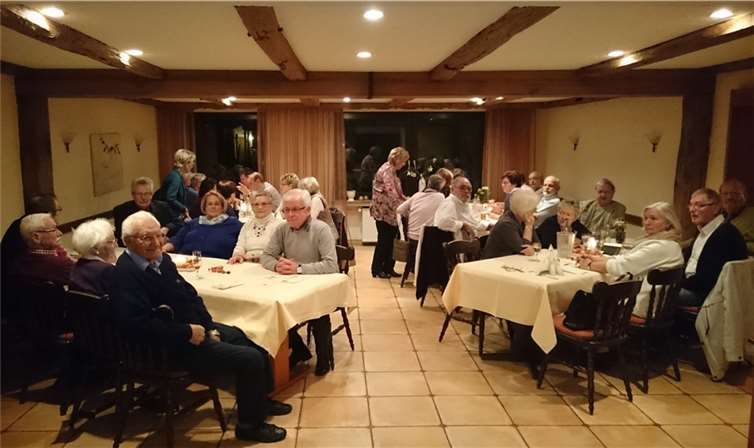 Das diesjährige Wildessen wurde wieder zu einem geselligen Abend der Senioren mit Damen. privat