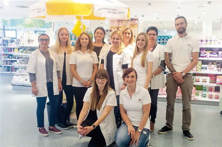 Das dm-Team in Koblenz-Metternich freut sich auf seine zukünftigen Kunden.