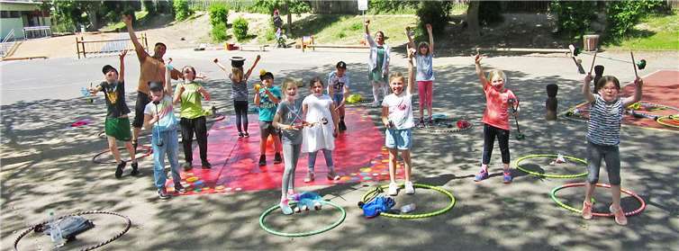 Das dreitägige „Zirkuswelt“-Angebot des städtischen Kinder- und Jugendbüros (KiJub) auf dem Gelände der Grundschule Feldkirchen war prall gefüllt.Foto: Stadt Neuwied
