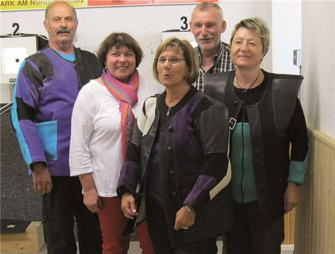 Das dritte Team des BSC Adenau mit (von links) Klaus Brust, Claudia Metz-Schmitt, Ingrid Metz, Herbert Marzi und Rosemarie Marzi.privat