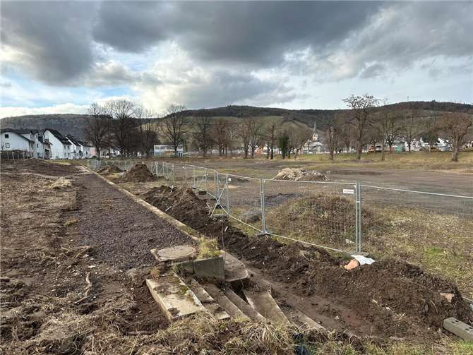 Das ehemalige Ahrstadion: Hier entsteht das neue Feuerwehrhaus.Foto: ROB