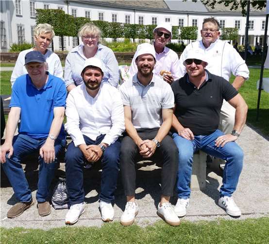 Das ehrenamtlich engagierte Helferteam freute sich über die Resonanz bei der Premiere des Grillfestes „Warmes von Herzen“.  Foto: privat