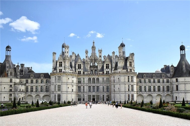 Das einzigartige Schloss Chambord in der Bretagne konnten die Radsportler der Equipe EuroDeK schon bei einigen Frankreichrundfahrten bestaunen. Foto:pixabay.com