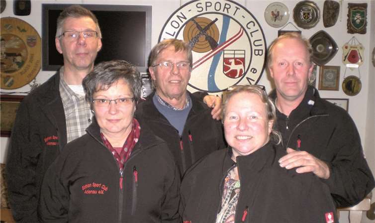 Das erfolgreiche BSC-Team mit Friedel Hartmann, Vera Hartmann, Toni Risse, Rainer Dhein und Elke Scharbach (v.li.) .privat
