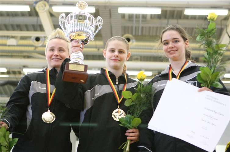 Das erfolgreiche Damen Team mit Stella, Lara und Jenny.privat