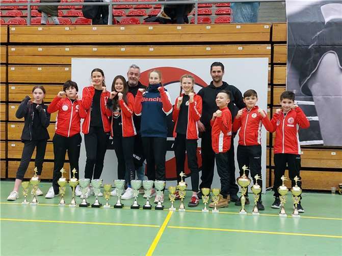 Das erfolgreiche Team in Duisburg.  Fotos: privat