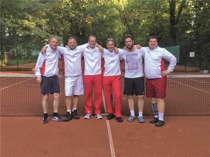 Das erfolgreiche Team (von links): Martin Fischer, Dominique Wallraff, André Rehsöft, Rainer Schiller, Andreas Pelzer und Thomas Hoffmann. Es fehlen: Martin Koch, Sascha Ludwig und Oliver Weist.privat