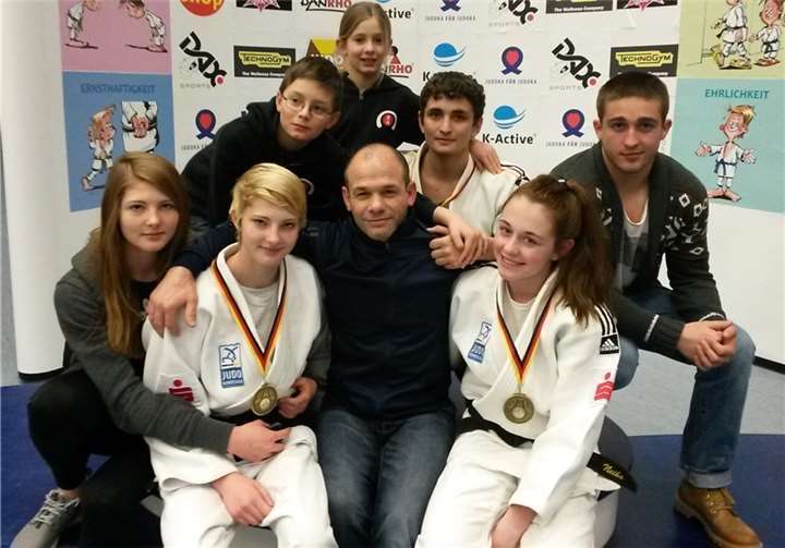 Das erfolgreiche und glücke Team des JC Hennef/Linz.privat