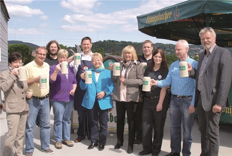 Das erste frisch gezapfte Bier schmeckt am Besten und das grandiose Rheinpanorama zauberte eine tolle Atmosphäre dazu.