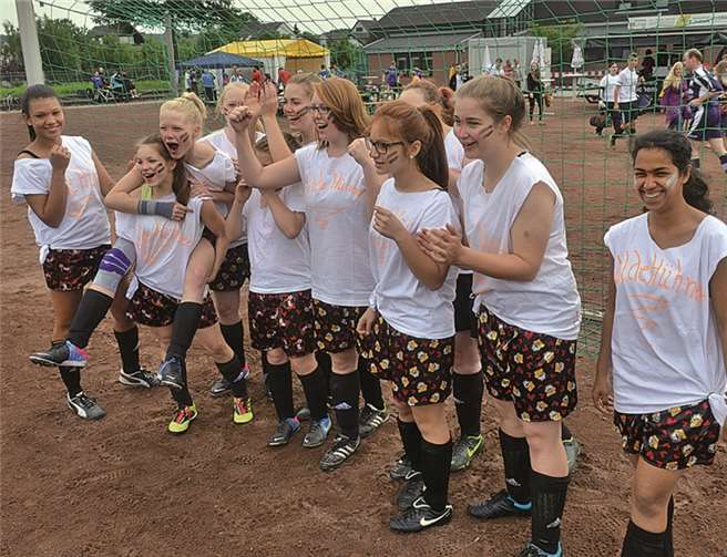 Das erste reine Mädchenteam schlug sich beachtlich bei der diesjährigen Dorfmeisterschaft und hatte sichtlich großen Spaß bei der ganzen Veranstaltung. RERE