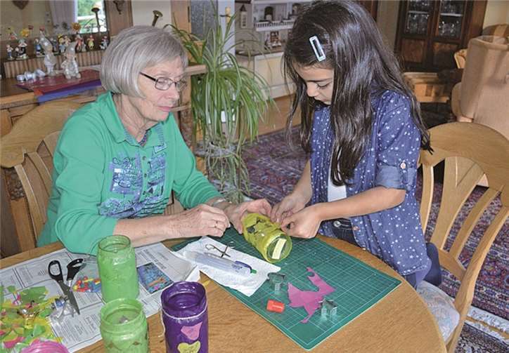 Das gemeinsame Basteln ist einfach schön.privat