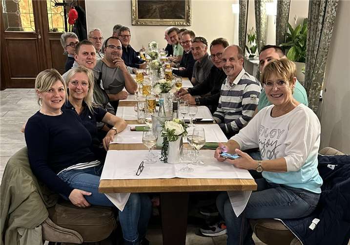 Das gemeinsame Essen bot den Rahmen für ein gemütliches Beisammensein.  Foto: Ralf Breuer