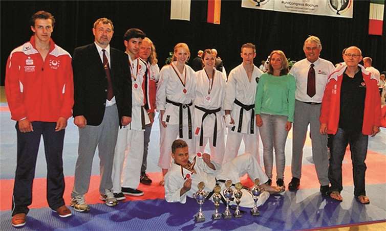 Das gesamte Team der Abteilung Karate des TV Remagen ist stolz auf die errungenen Titel. privat
