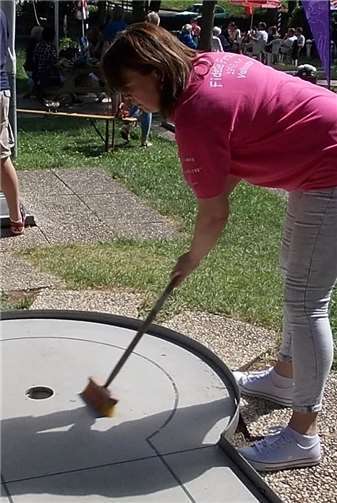 Das geschulte und eigene Bahnensäuberungspersonal.