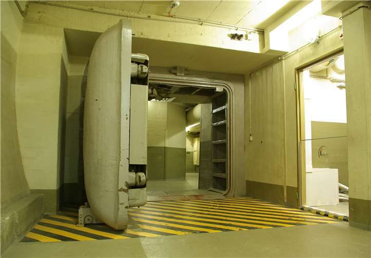 Das große Drucktor Bochumer Eisenhütte öffnet wieder. Foto: privat