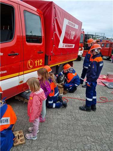 Das große Highlight war die Übung der Jugendfeuerwehr.  Foto: Feuerwehr St. Katharinen (V. Ehrenberg)