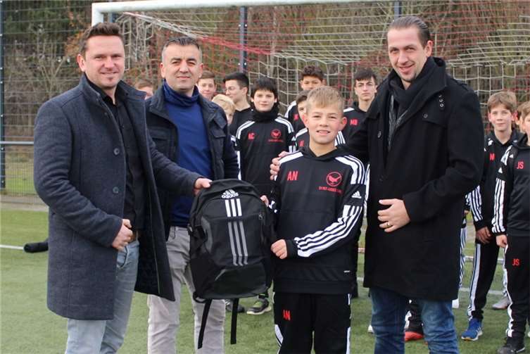 Das großzügige Budget ließ auch noch die Anschaffung von Rucksäcken zu. Foto: privat