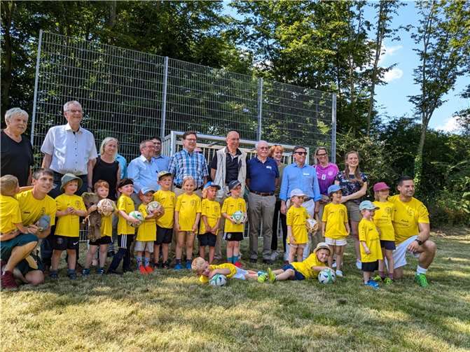 Das gute Zusammenspiel aller Beteiligten ermöglichte die zügige Fertigstellung des Platzes. Fotos: KS