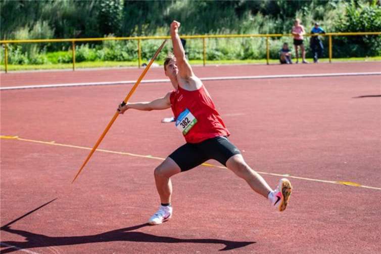 Das herausragende Resultat erreichte Mehrkämpfer Samuel Plenert Fabing, der mit 5926 Punkten und persönlicher Bestleistung die Zehnkampf-DM-Norm der U18 überbot und sowohl den Zehn- als auch den Fünfkampf bei den Verbandsmeisterschaften in Konz für sich entschied.Foto: Carstens 