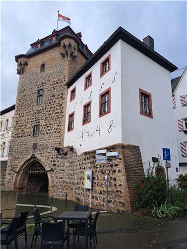 Das historische Stadttor ist 2020 von außen aufwendig renoviert worden und soll jetzt auch innen so ausgebaut werden, dass dort in Zukunft eine Nutzung möglich ist.  Foto: privat