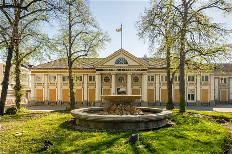 Das historische Thermalbadehaus fasziniert Gäste von nah und fern. Foto: Dominik Ketz