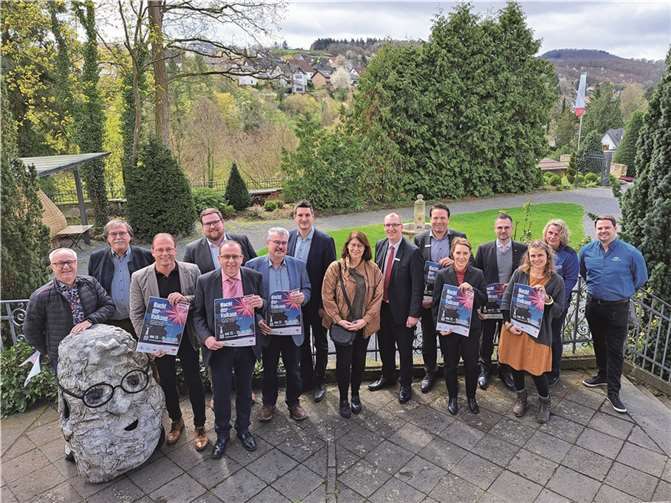 Das in die herrliche Natur der Region eingebettete und mit attraktiven Nebengebäuden ausgestattete Schloss Burgbrohl bot einen außergewöhnlichen Rahmen für die Pressekonferenz „Nacht der Vulkane. Fotos: FRE