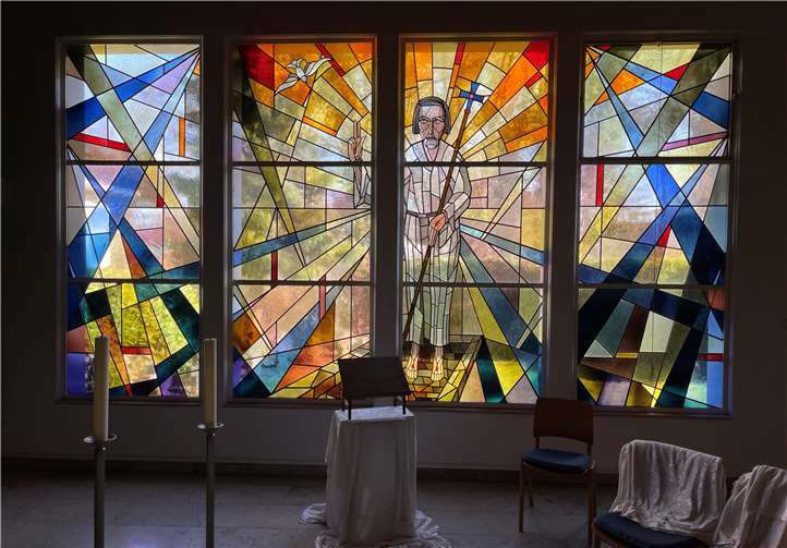 Das instandgesetzte Fenster in der Friedhofskapelle Urmitz.Foto: privat