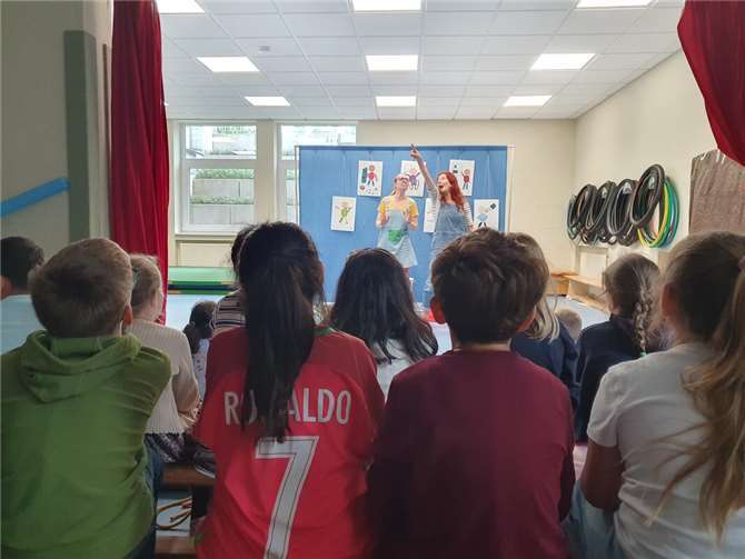 Das interaktive Stück „Mein Körper gehört mir“ wurde für die Schülerinnen und Schüler der dritten und vierten Klassen aufgeführt.  Foto: privat